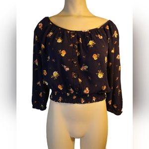 Active USA. Crop top. Floral print. Size M